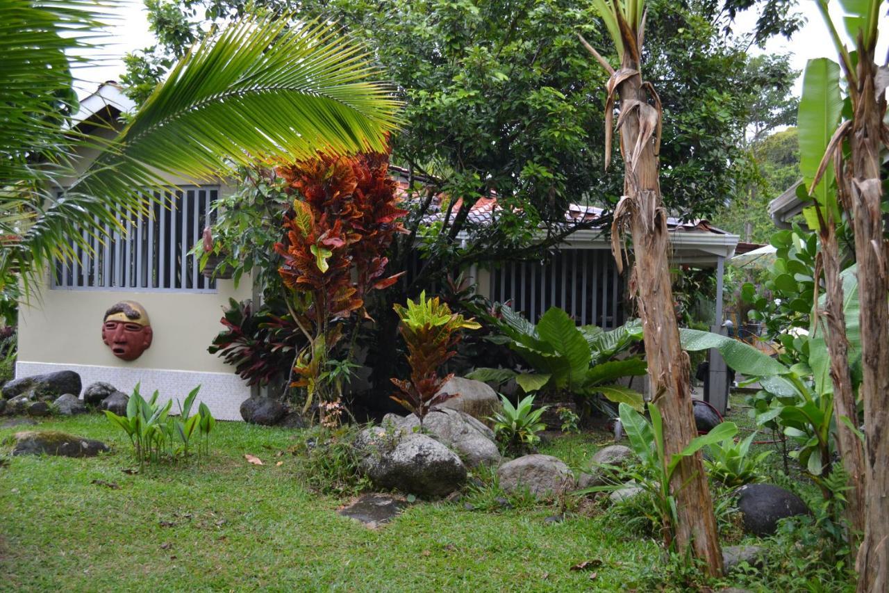 Casa Sophia 3 Listings Apartment 1 Or Apartment 2 Separately Or Apt 1 And 2 Together All With Fo Internet Guápiles エクステリア 写真