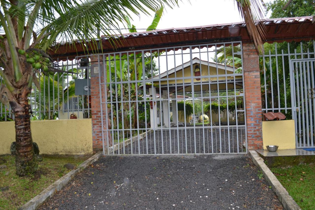 Casa Sophia 3 Listings Apartment 1 Or Apartment 2 Separately Or Apt 1 And 2 Together All With Fo Internet Guápiles エクステリア 写真