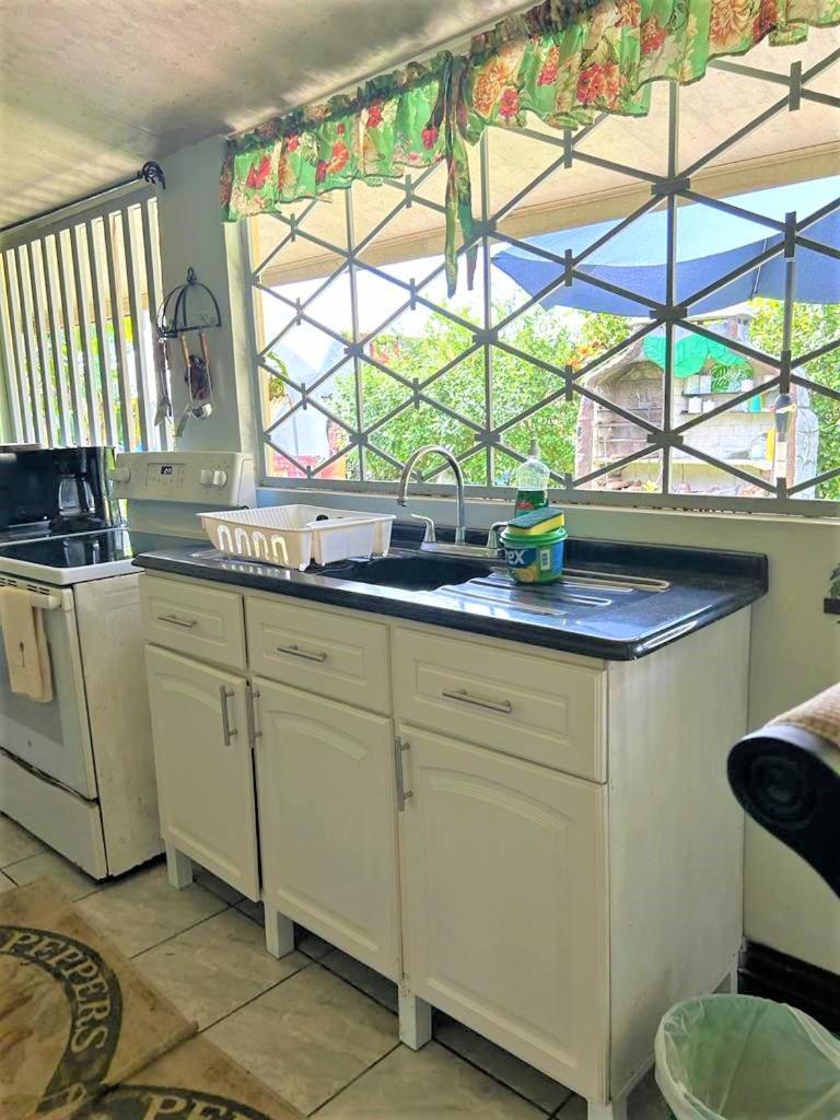 Casa Sophia 3 Listings Apartment 1 Or Apartment 2 Separately Or Apt 1 And 2 Together All With Fo Internet Guápiles エクステリア 写真
