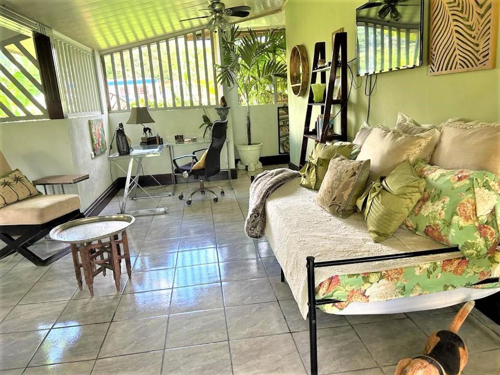 Casa Sophia 3 Listings Apartment 1 Or Apartment 2 Separately Or Apt 1 And 2 Together All With Fo Internet Guápiles エクステリア 写真