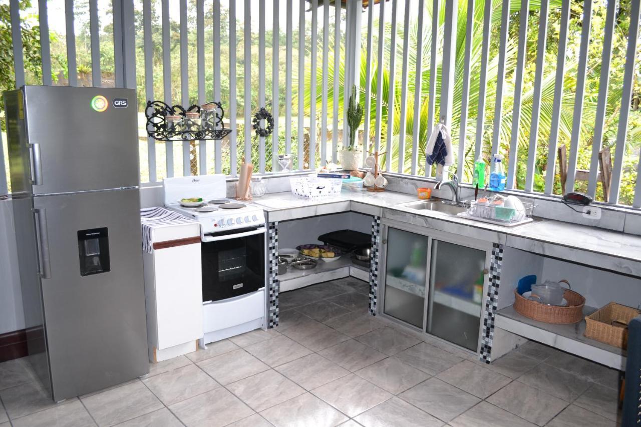 Casa Sophia 3 Listings Apartment 1 Or Apartment 2 Separately Or Apt 1 And 2 Together All With Fo Internet Guápiles エクステリア 写真